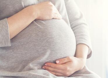 España analiza aprobar ley que permite el aborto a partir de los 16 años sin permiso de padres