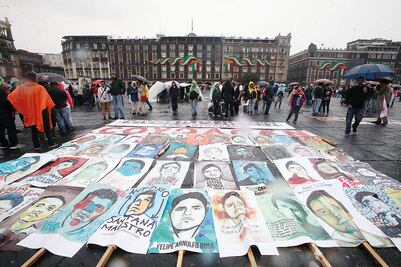 Expondrán fotografías de los 43 normalistas desaparecidos en el Senado
