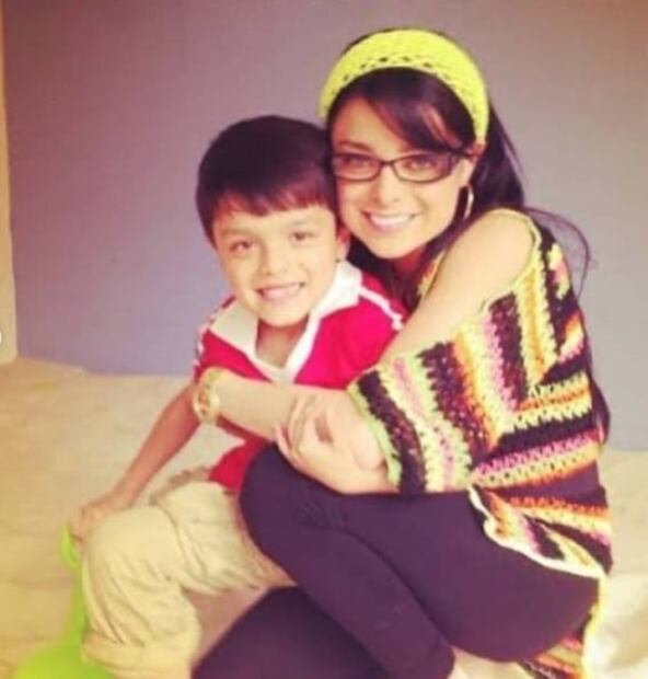 Violeta Isfel y su hijo Omar ¡parecen hermanos! y estas fotos lo demuestran