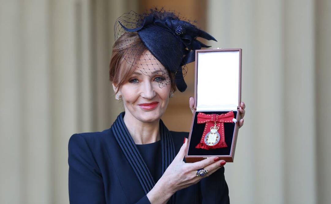 El selecto grupo está integrado por 65 personas elegidas por la monarquía británica. FOTO: AFP.