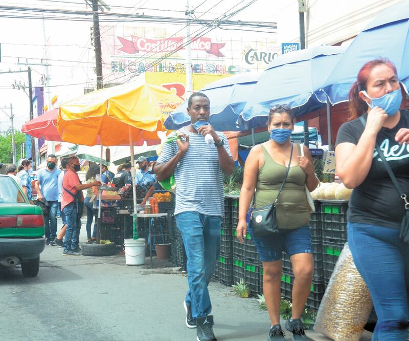 Otras sanciones. Quienes dolosamente pongan en peligro la salud de los demás por contagio, deberán pagar entre 8 mil 688 y 34 mil 752 pesos. EMILIO VÁSQUEZ. EL UNIVERSAL
