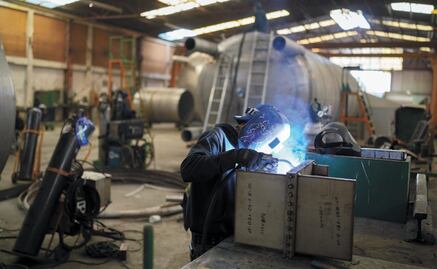 Aranceles de Trump ya le pegan al acero mexicano; cae 10.8% producción en mayo