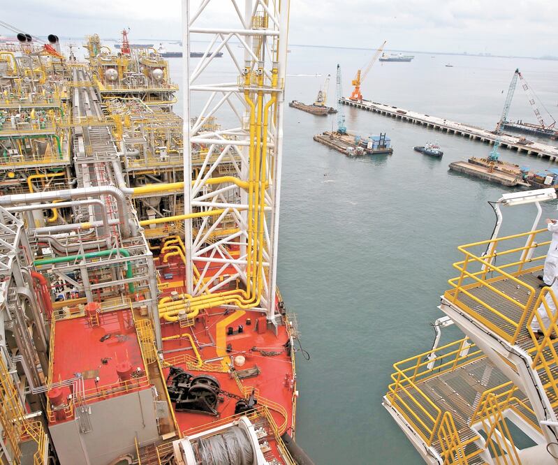 De acuerdo con datos de la agencia estadounidense de Energía, el petróleo que le traen de fuera de América cuesta hasta ocho dólares más caro. ARCHIVO EL UNIVERSAL