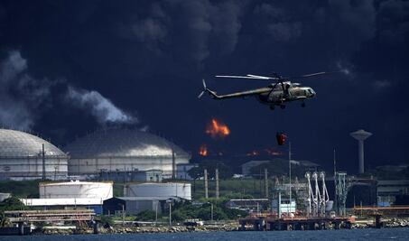 Pemex apoyará en incendio de tanque de almacenamiento de crudo en Cuba