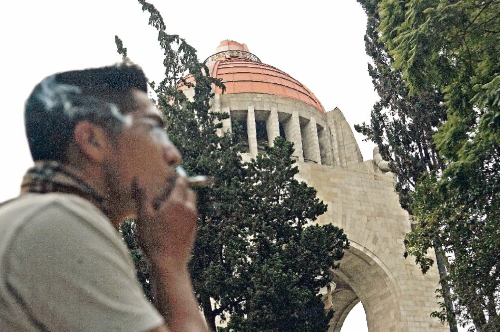 La legalización del uso lúdico de la marihuana supone modificar diversas leyes, normas y códigos, según expertos (ARCHIVO EL UNIVERSAL)