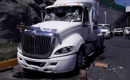 Taxistas vandalizan 5 grúas en la México-Pachuca