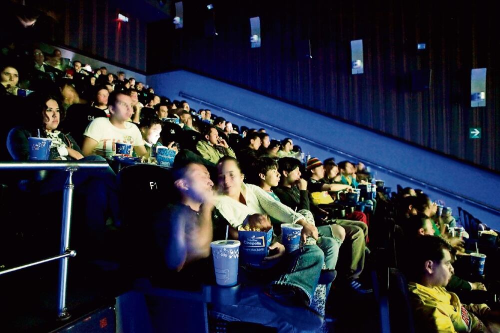 Cinépolis reta a los amantes del cine a asistir a una función a ciegas. Foto: Archivo, EL UNIVERSAL