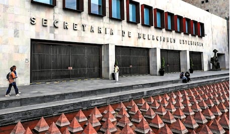 Embajada de México en Ucrania a movilizará a 32 familias ante posible conflicto con Rusia