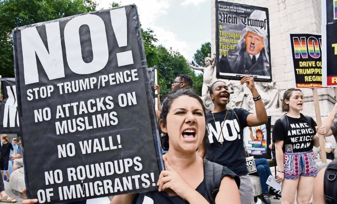 Manifestantes salieron ayer a protestar en Nueva York contra la reinstauración del veto migratorio a ciudadanos de seis países de mayoría musulmana (TIMOTHY A. CLARY. AFP)