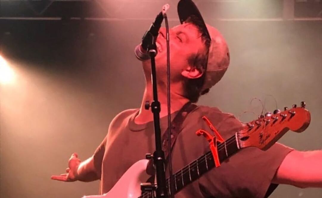 El artista indie pasó de crear un álbum exitoso a convertirse en plomero. Foto: @macdememe.co (Instagram)