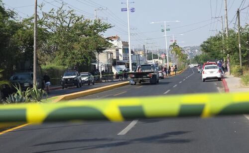 Armed men storm Morelos bar, killing eight just hours after its opening