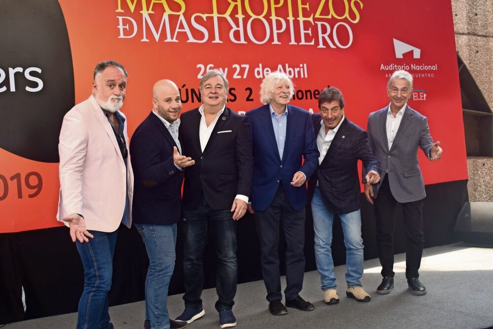 Carlos López Puccio, tercero de izquierda a derecha, dice que para el grupo es importante que el público ría y participe en su show. Foto: Armando Pereda / EL UNIVERSAL