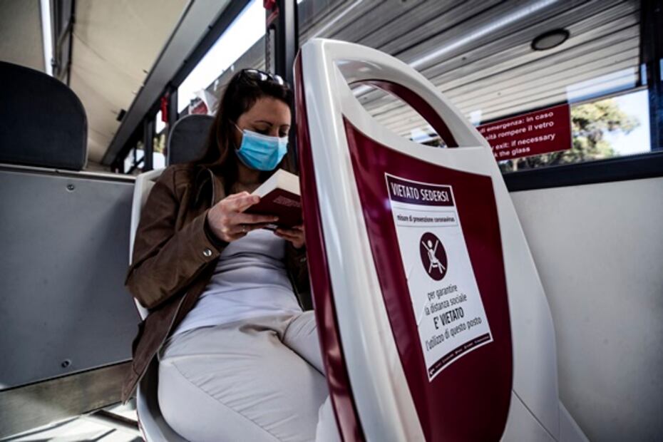 Italia ensaya cómo será el transporte público en la era del coronavirus