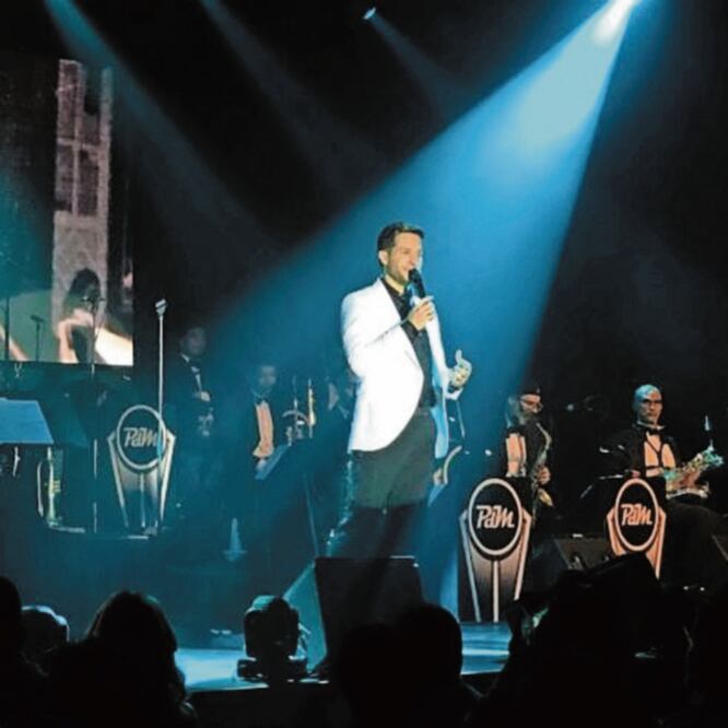 Hizo homenaje a Frank Sinatra y Juan Gabriel en el Lunario del Auditorio Nacional. TWITTER