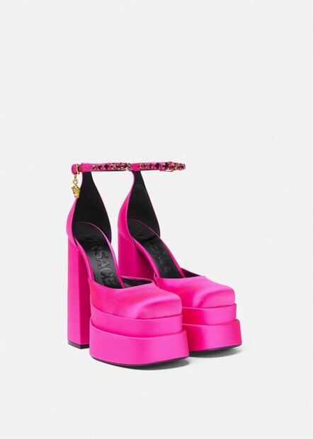 Los zapatos fucsia son la obsesión de la temporada