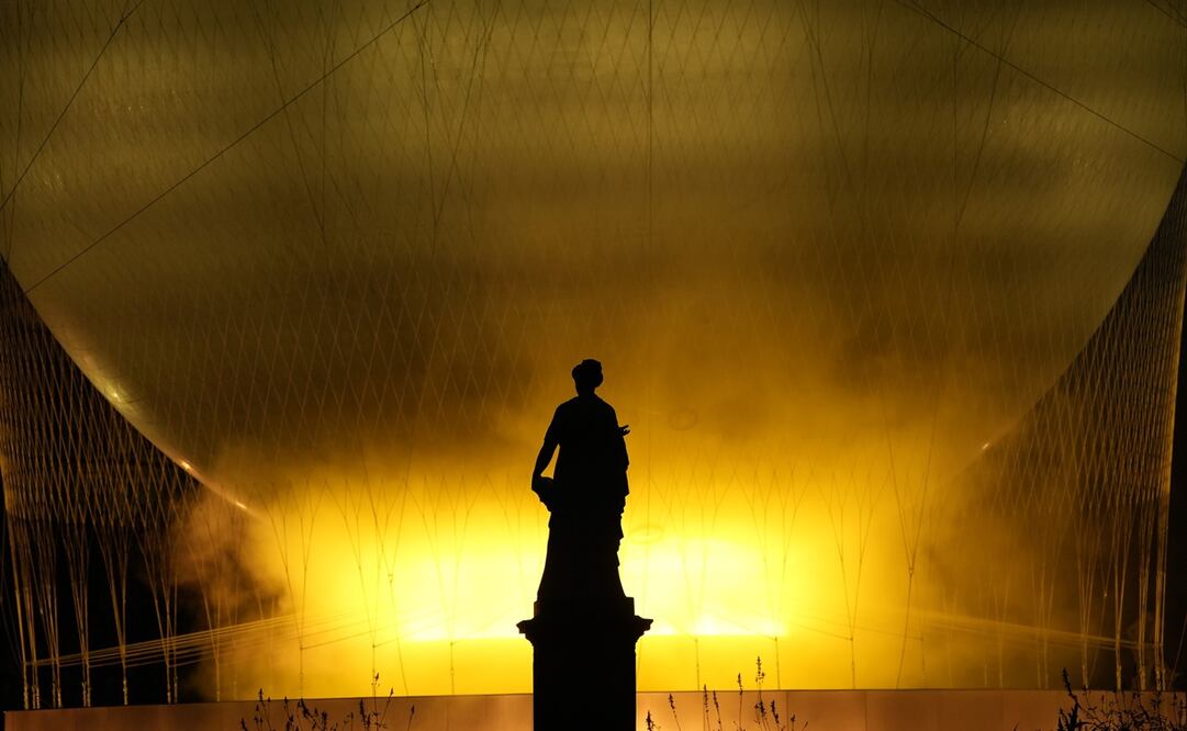 El pebetero de los Juegos Paralímpicos de París 2024, previo a la ceremonia de clausura - Foto: AP