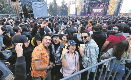 Fans gozan fiesta pero temen al Covid en el Corona Capital