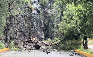 Lluvias provocan talud en Boulevard Bellavista, Edomex; mantienen atención en la zona