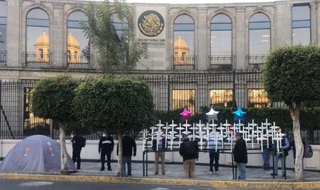 Familiares de víctimas de la Guardería ABC llevan 4 días de plantón en Segob