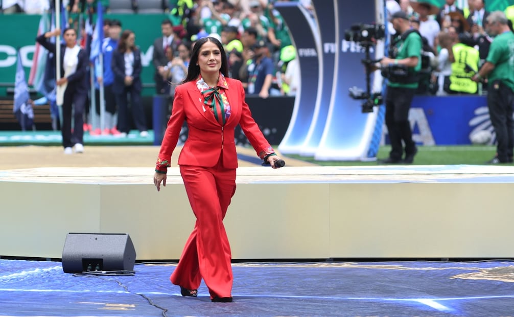 Salma Hayek fungió como la Embajadora Oficial de la Copa Mundial de la FIFA 2026. Foto: Luis Camacho/EL UNIVERSAL.