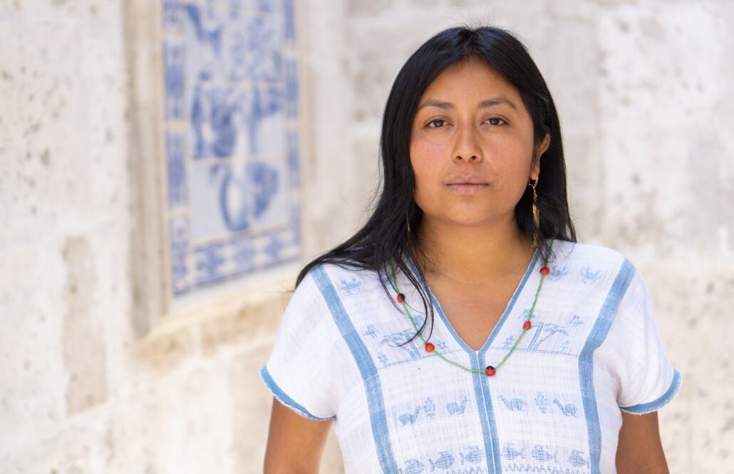 “Josefa Sánchez Contreras — de origen zoque, activista y ensayista medioambiental — en Despojos racistas (Anagrama, 2025) traza la línea que une colonialismo y destrucción de la Tierra.” Crédito: https://climatica.coop/ "Fotografía cedida por la autora".