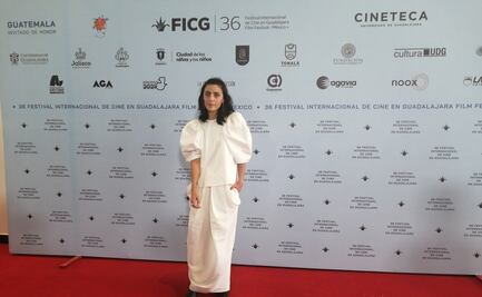 Conmovida, la actriz Ilse Salas recuerda a Fernando de Casta en estreno de "Plaza Catedral"