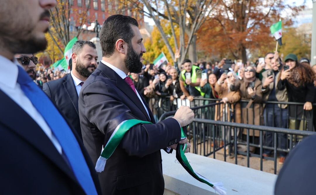 Ahmed Al-Sharaa llega a la Casa Blanca para platicar con Donald Trump. (10/11/25) Foto: X @SharaaPresident