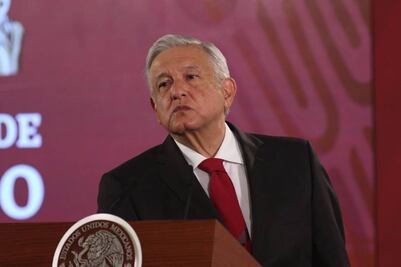 AMLO pide quitar fuero para todos los delitos a diputados y senadores