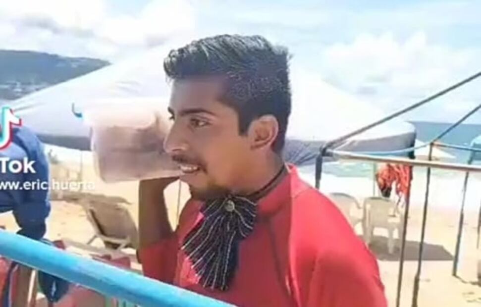 Paco, el vendedor de empanadas, se viraliza en TikTok: "cualquiera de ustedes trae 100 pesos"