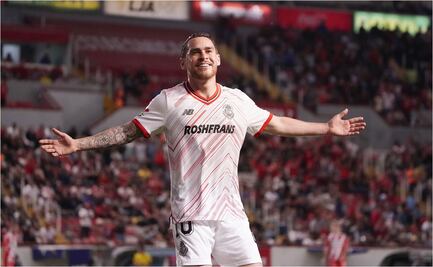 Toluca derrota con autoridad a Necaxa y es segundo en la Liga MX