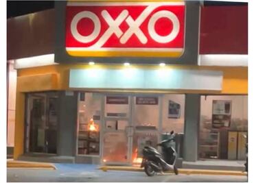 Reportan incendios de tiendas Oxxo por grupos armados en municipios de Guanajuato