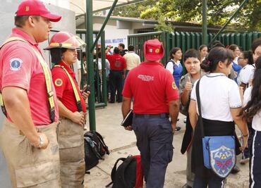 Suspenden clases en Villahermosa por olor a combustible