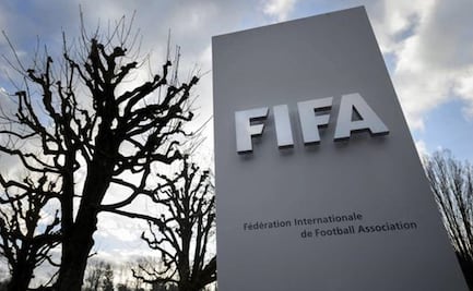 Calendario masculino de la FIFA, cambia por el Covid-19