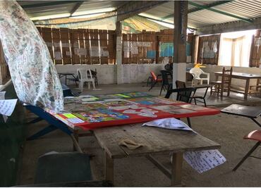 Padres evitan paro magisterial en dos escuelas de Oaxaca