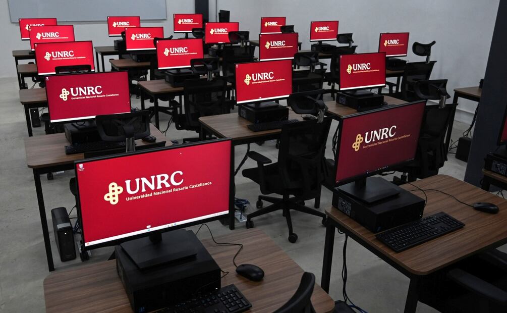 Instalaciones de la Universidad Rosario Castellanos en Chalco, Edomex (25/10/2025). Foto: X (@Claudiashein)