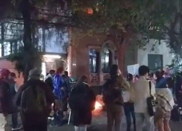 Protesta de activistas propalestinos termina en actos de vandalismo en Foro Indie Rocks, en la Roma, donde se presentaría artista israelí