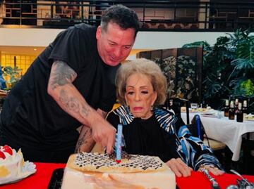 Silvia Pinal, de "pata de perro": de fiesta con Norma Lazareno y su hijo Luis Enrique Guzmán