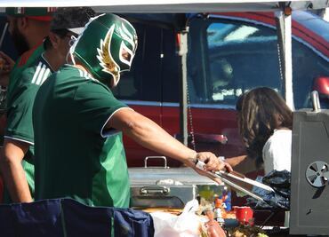 Aficionados del Tri ya están en el SDCCU Stadium
