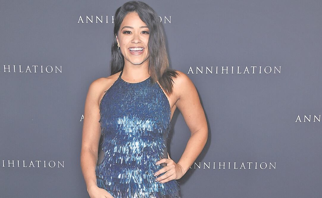 Gina Rodriguez encarna a una joven religiosa y trabajadora en Jane the virgin. (AP)