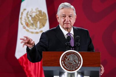 “Le muerden la mano a quien les quitó el bozal”, dice AMLO a medios