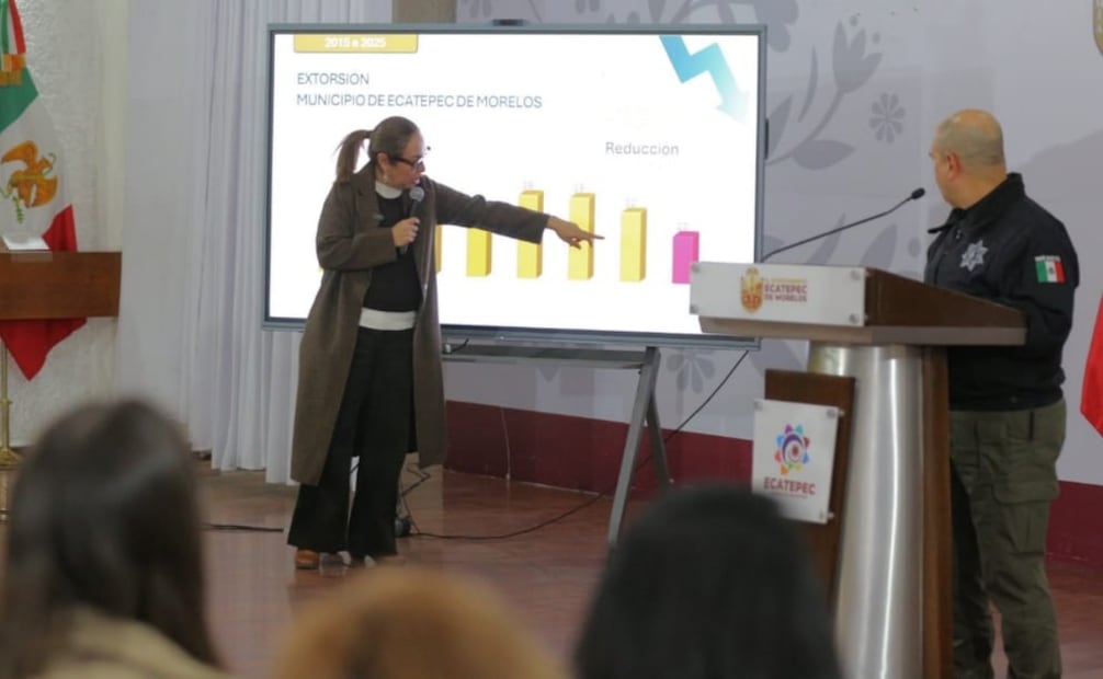 Azucena Cisneros destaca reducción de delitos en Ecatepec; atribuye resultados a estrategia federal.
Foto: Especial.