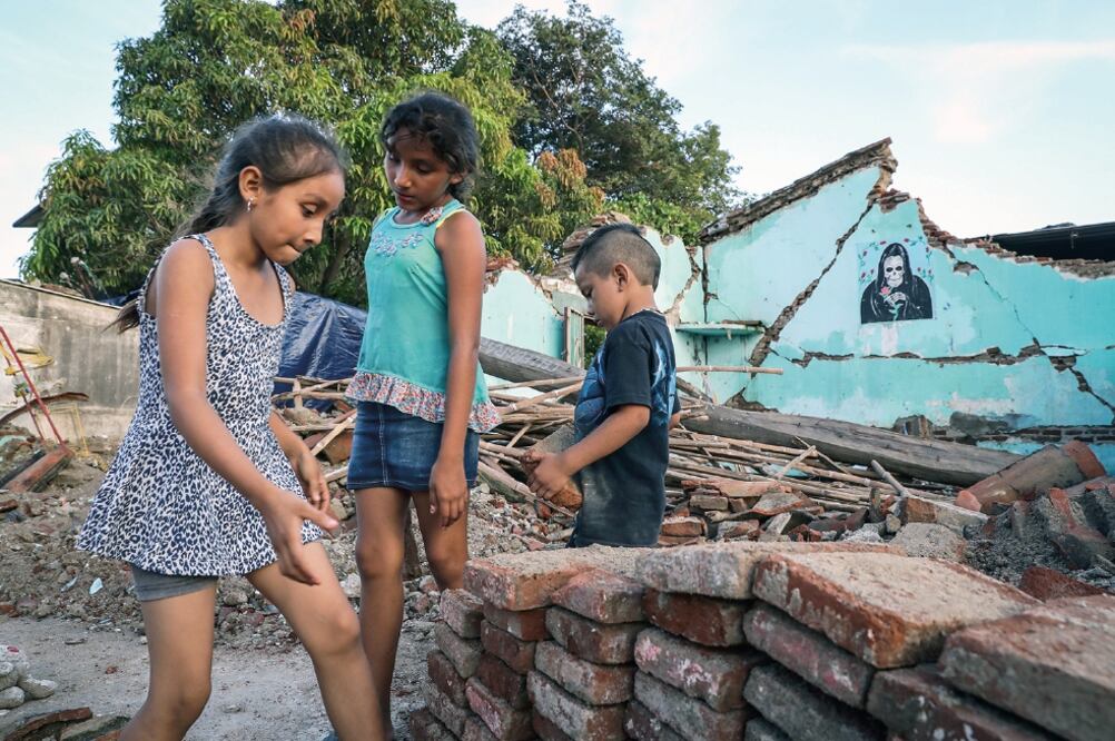 La UNICEF señala que existe el riesgo de que muchos niños pudieran haber caído nuevamente en situación de pobreza a consecuencia de los sismos (ARCHIVO EL UNIVERSAL)