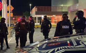 Asesinan a un joven en estacionamiento de supermercado en Culiacán; una mujer resulta herida