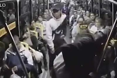 Fingen ser usuarios para asaltar camión de transporte público