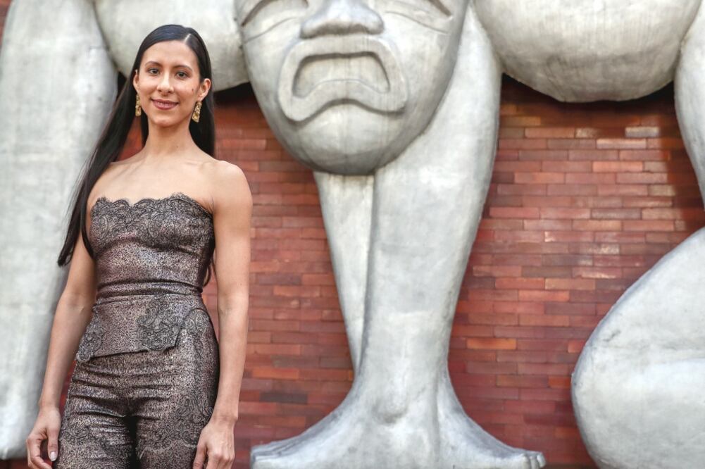 Foto: Elisa Carrillo, bailarina y funcionaria.