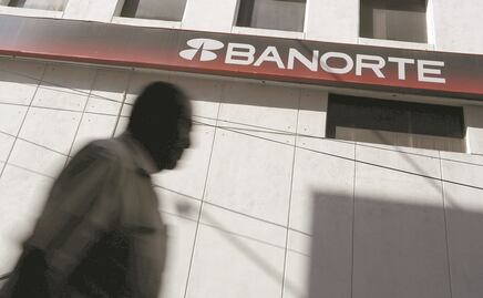 Banorte cierra con pérdida en Bolsa sin remontar tropezón tras invitar a mexicanos a comprar Banamex