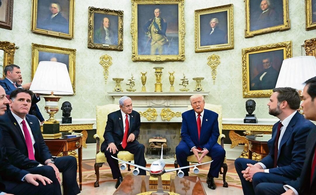 El presidente de Estados Unidos, Donald Trump, con el primer ministro israelí, Benjamin Netanyahu, en la Oficina Oval de la Casa Blanca en Washington, el pasado 7 de abril. Foto: Saul Loeb / AFP)