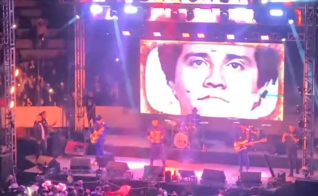 Proyectan imágenes de "El Mecho" durante concierto en Michoacán (31/03/2025). Foto: Captura de pantalla