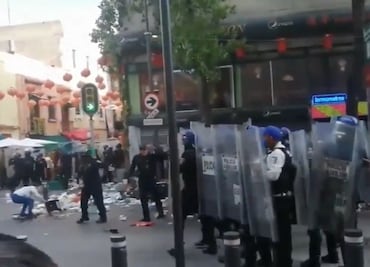 Operativo en Barrio Chino termina en agresión de ambulantes a policías