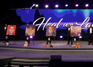 Obama rendirá homenaje a policías muertos en Dallas